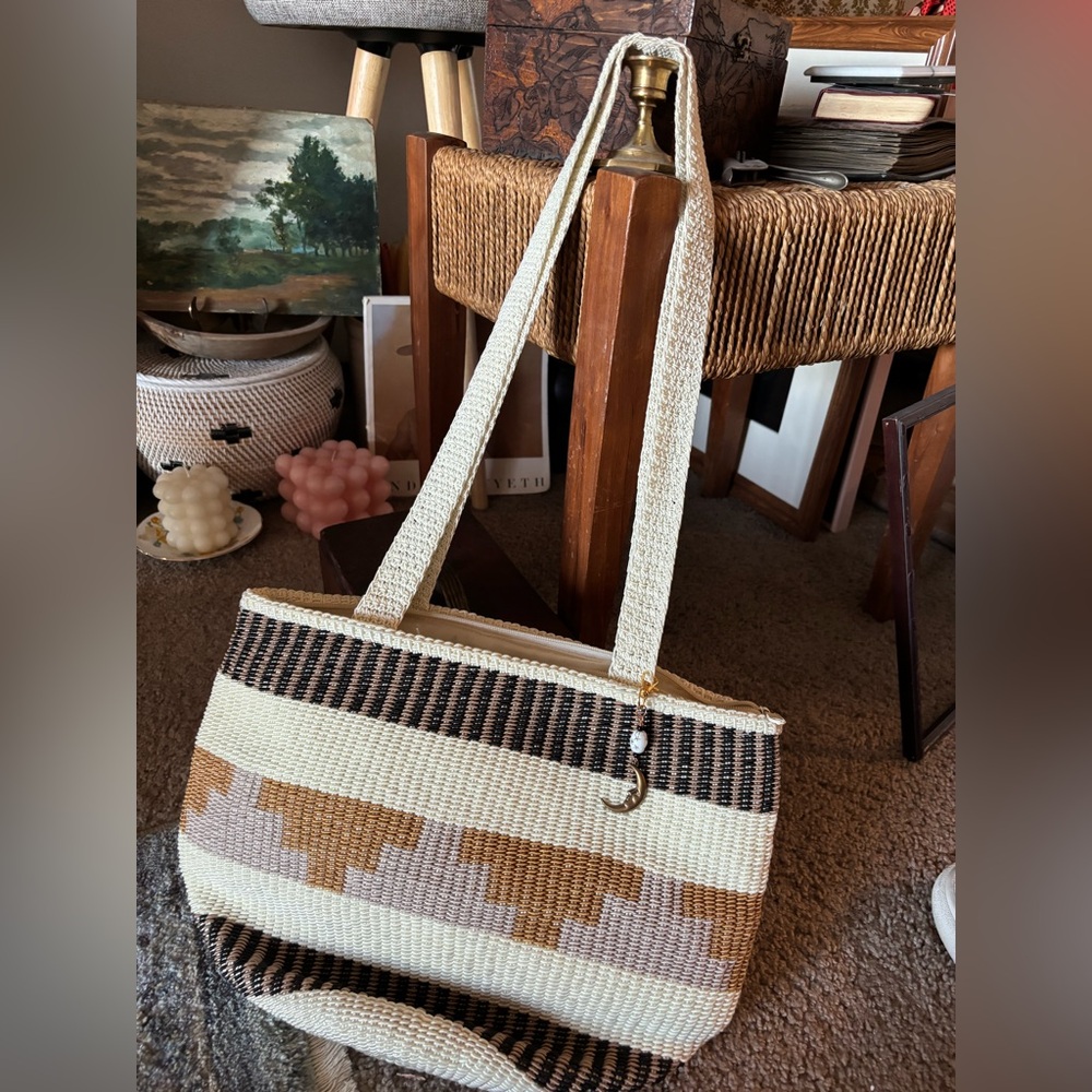 Vintage Stone Mountain sisal shoulder bag w/ charm